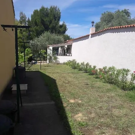 Maison Dans Propriete Avec Cour Casa de Férias Corneilhan