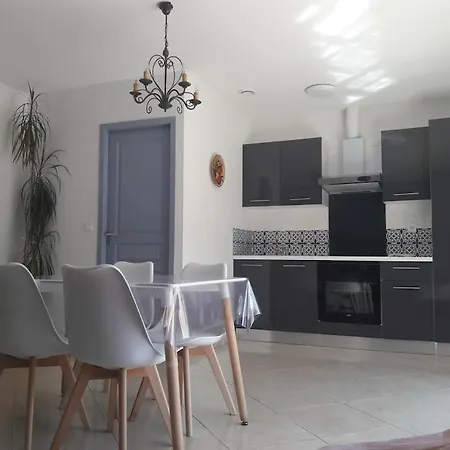 Maison Dans Propriete Avec Cour בית נופש *