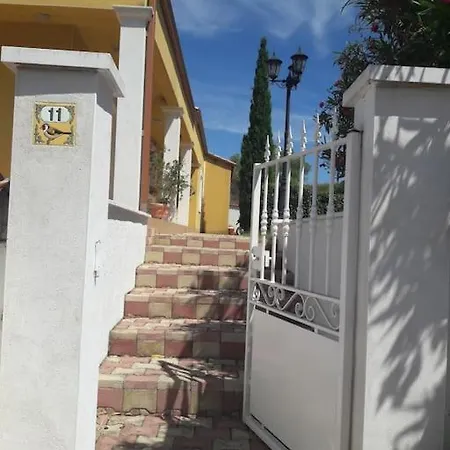 Vakantiehuis Maison Dans Propriete Avec Cour Corneilhan