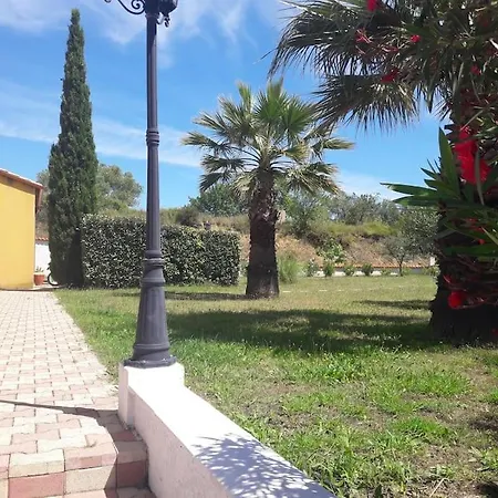 Maison Dans Propriete Avec Cour Casa de Férias *