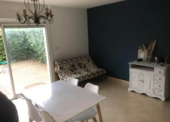 Дом отдыха Maison Dans Propriete Avec Cour